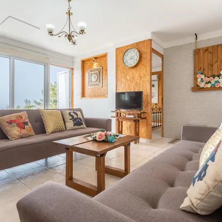 Paradiso Sunset Villa Pomos