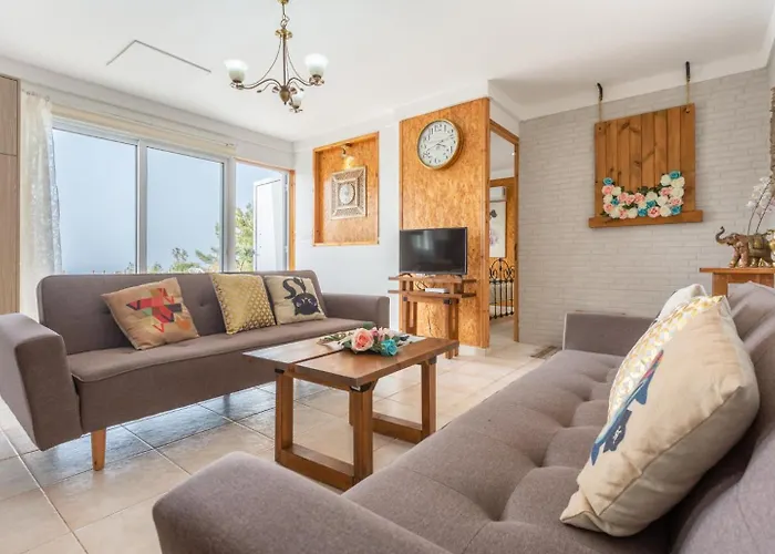 Paradiso Sunset Villa Pomos